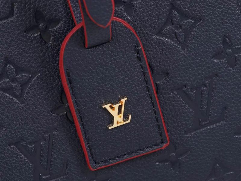 L0vis Vvtt0n Monogram Empreinte Boite Chapeau Souple MM Bag In Navy Blue