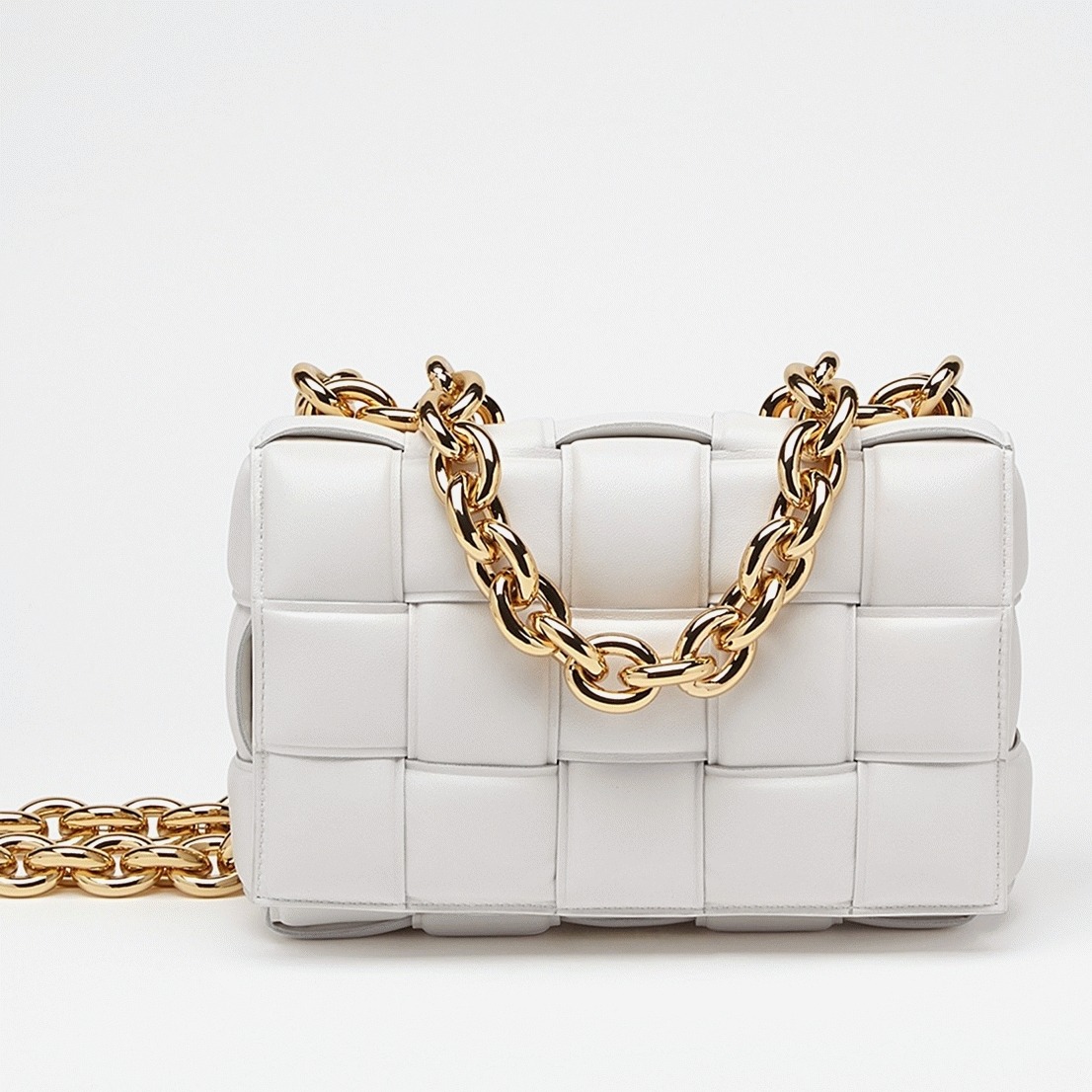 Top Quality Knockoff B0tt*ga Ven*ta Chain Cassette Bag In White