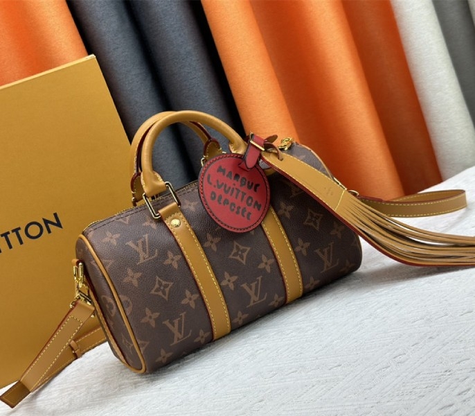 L0vis Vvtt0n Monogram Dust Canvas Keepall Bandouliere 25 City Bag In Aged Natural