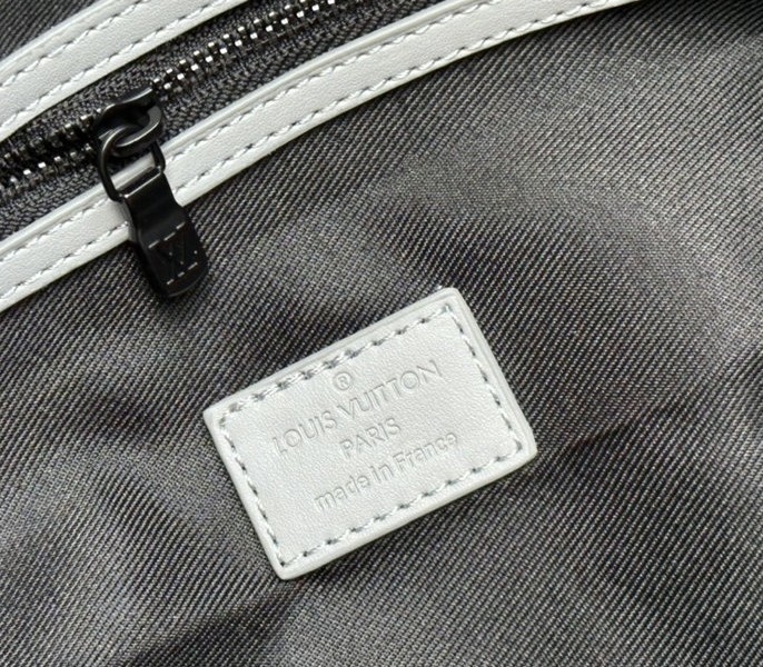 L0vis Vvtt0n Monogram Shadow Leather Keepall Bandouliere 50 With Leather Strap In Anthracite Gray