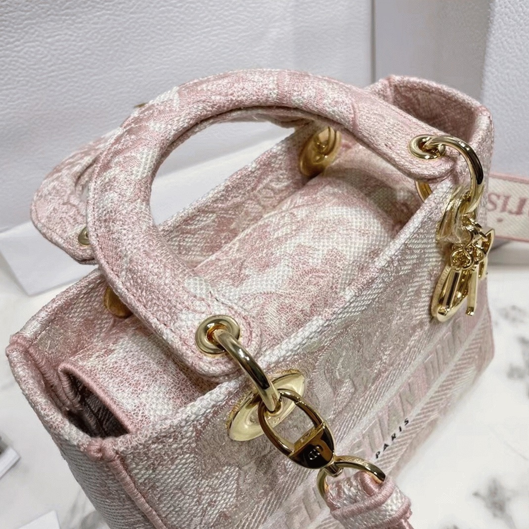 D10r Lady D-Lite Medium Bag Replica in Pink Toile de Jouy Embroidery