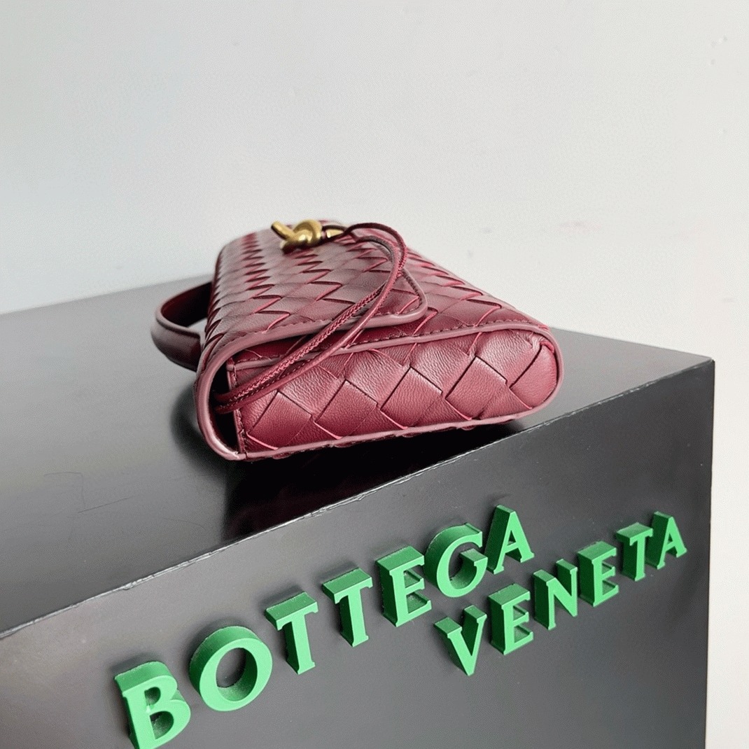 Replica B0tt*ga Ven*ta Andiamo Clutch with Handle Barolo
