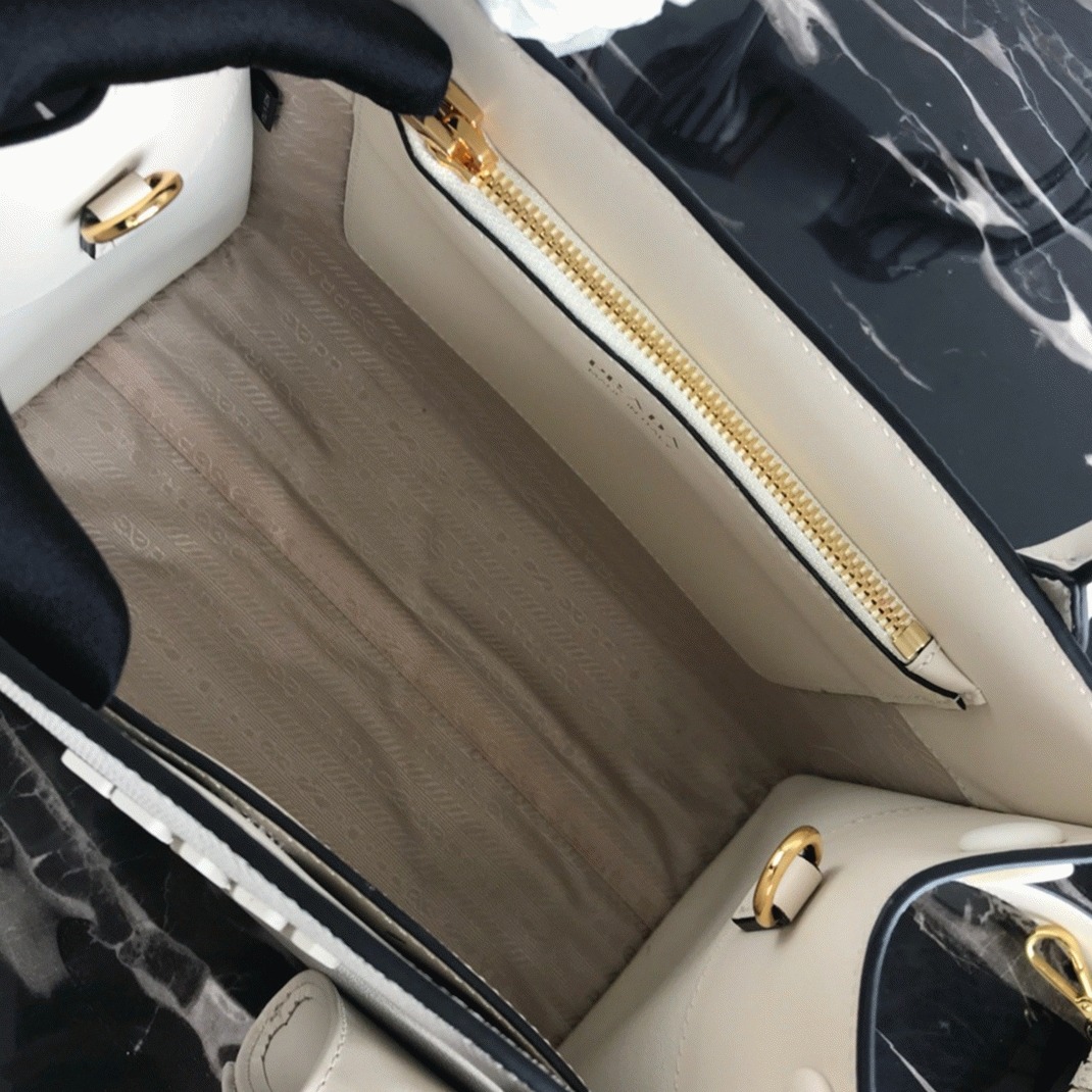 Pra*a Monochrome Small Bag Knockoff in White