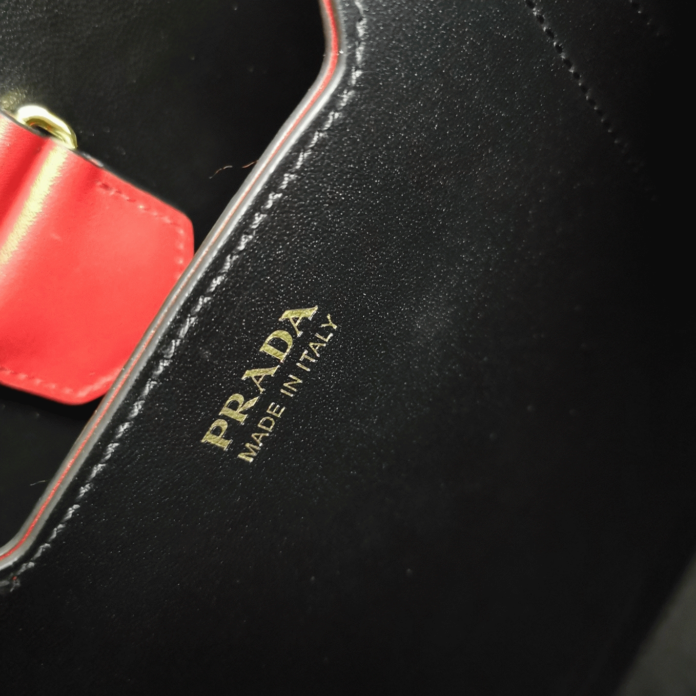 Red Pra*a Medium Panier Bag Fake