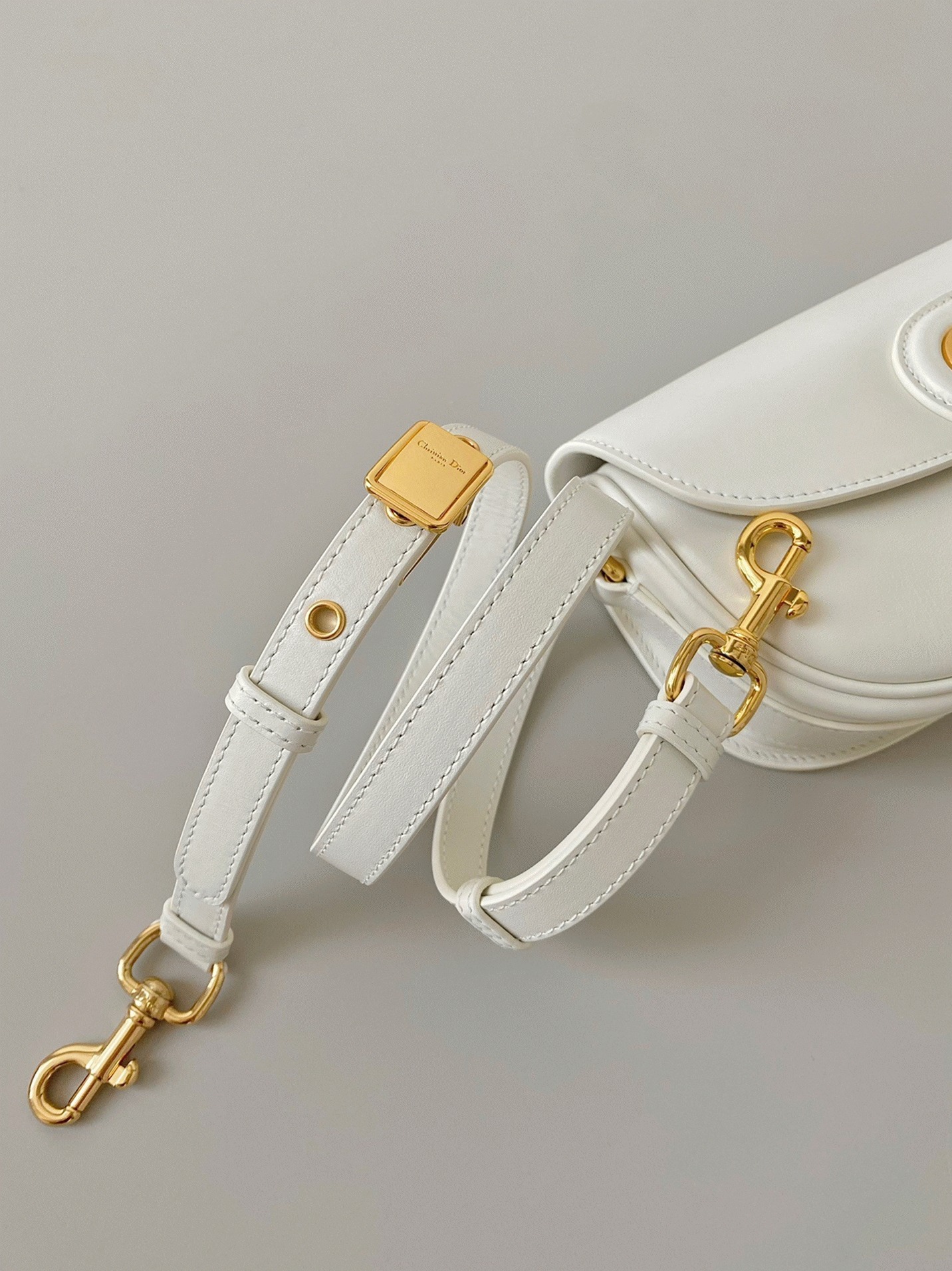 D10r Bobby East-West Bag Fake in White