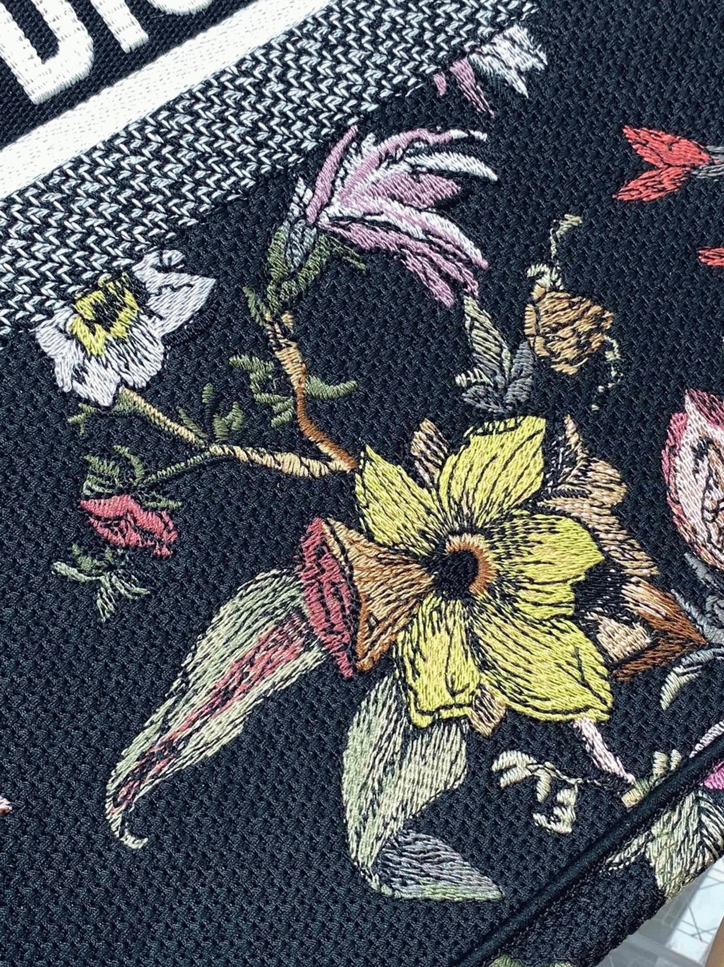 D10r Large Book Tote Bag Faux in Black Jardin Botanique Embroidery