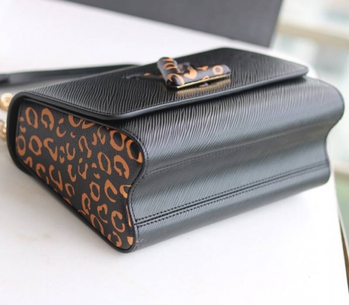 L0vis Vvtt0n Epi Leather Jungle Edition Twist MM Bag In Black